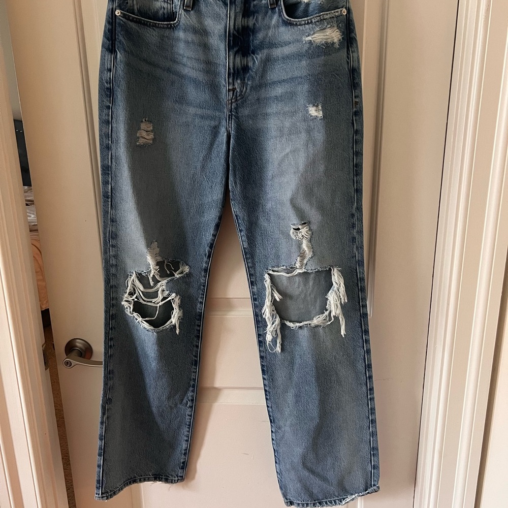 Frame Denim Relaxed Distressed Jeans in Blue